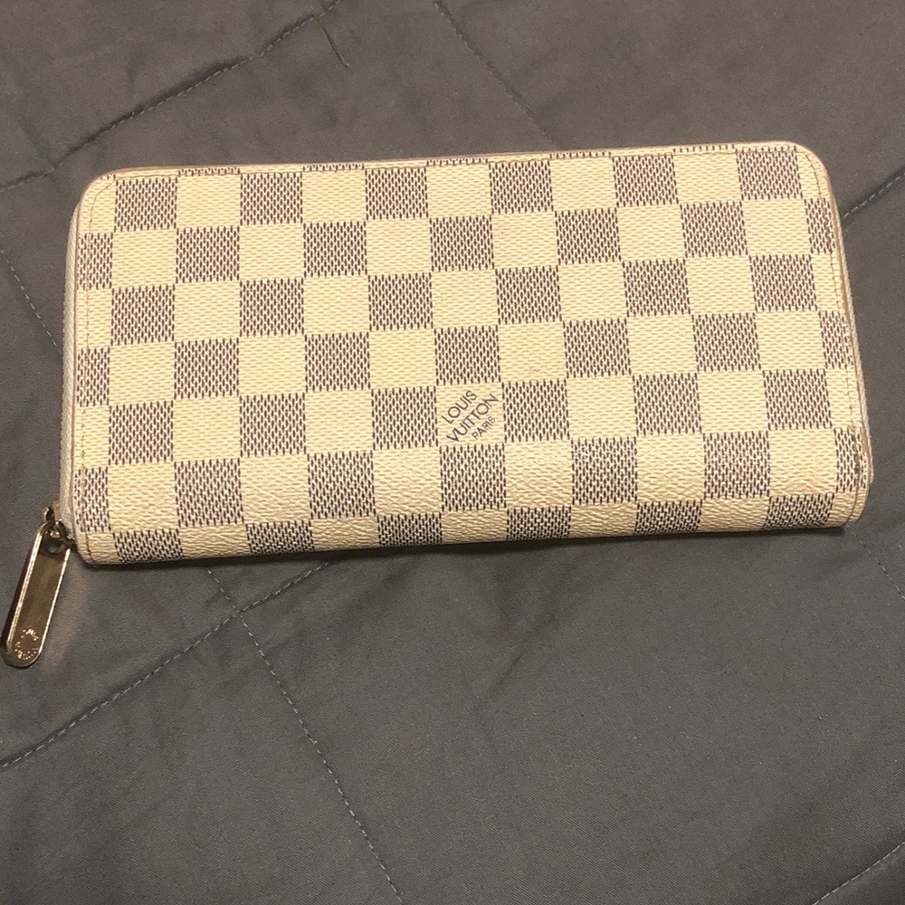 READ BEFORE BUYING Louis Vuitton Damier Azur Zip Wallet - Cream and Brown